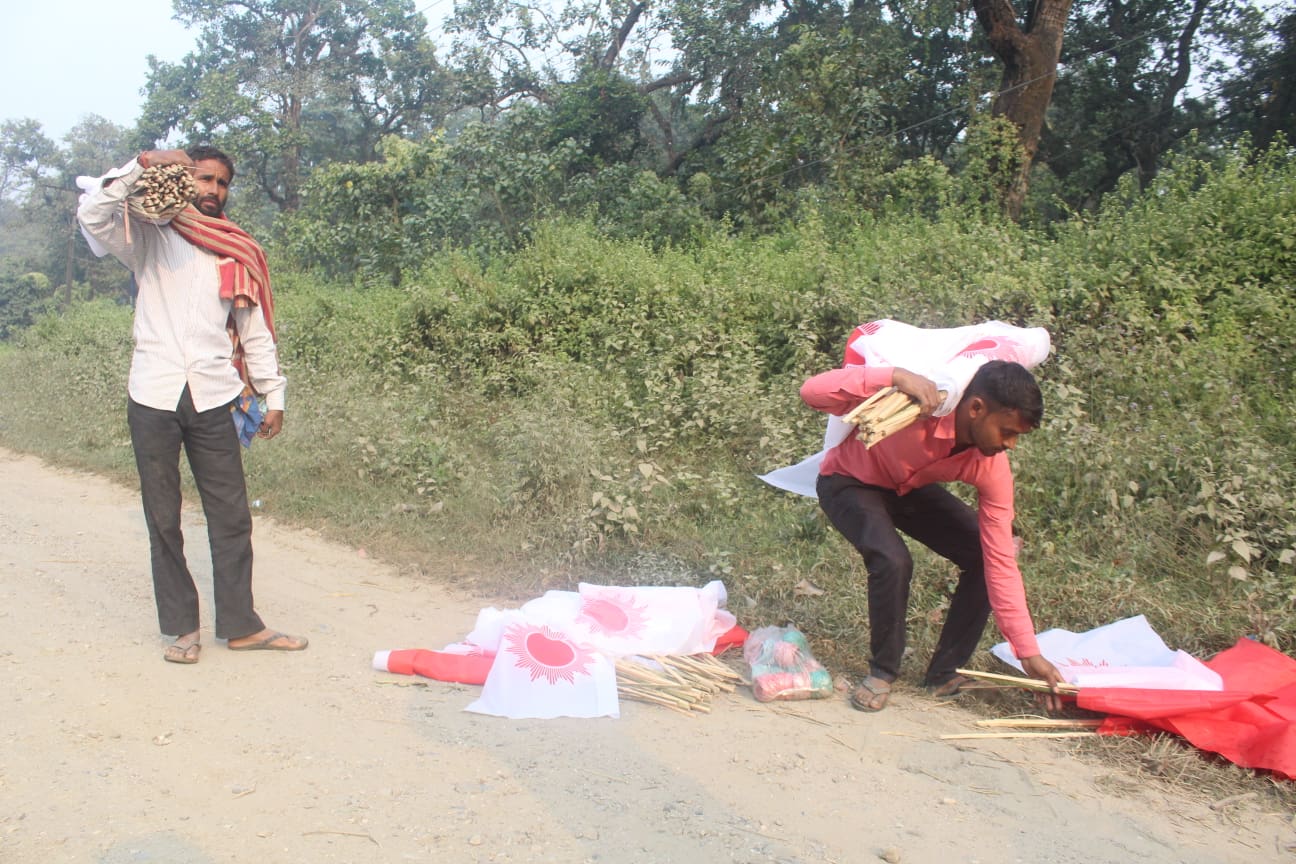 झण्डामा चम्किन्छन् मजदुर, जीवन त अँध्यारै छ